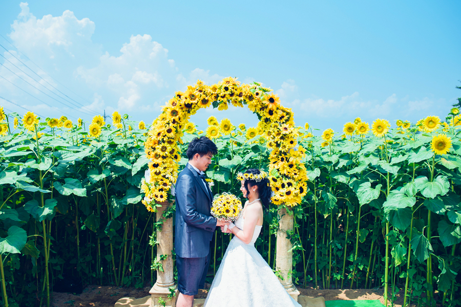 新郎新婦各1点衣装レンタル無料！
夏リゾート挙式＆ピオニエパーティー
「夏色ウェディング」コラボPLAN