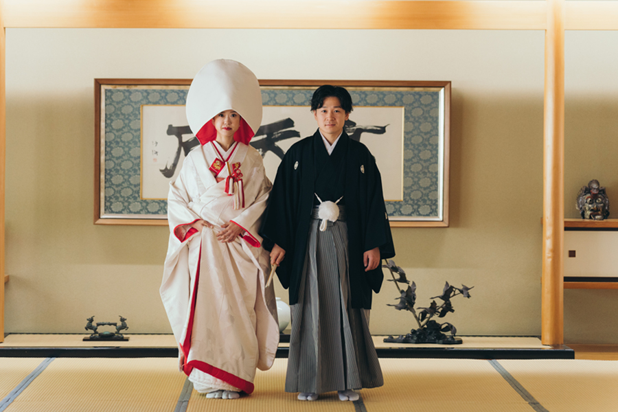 「神前挙式」×「パーティー」で
内容豊富な神社挙式特別PLANを
なんと 275000円 でご提供します
